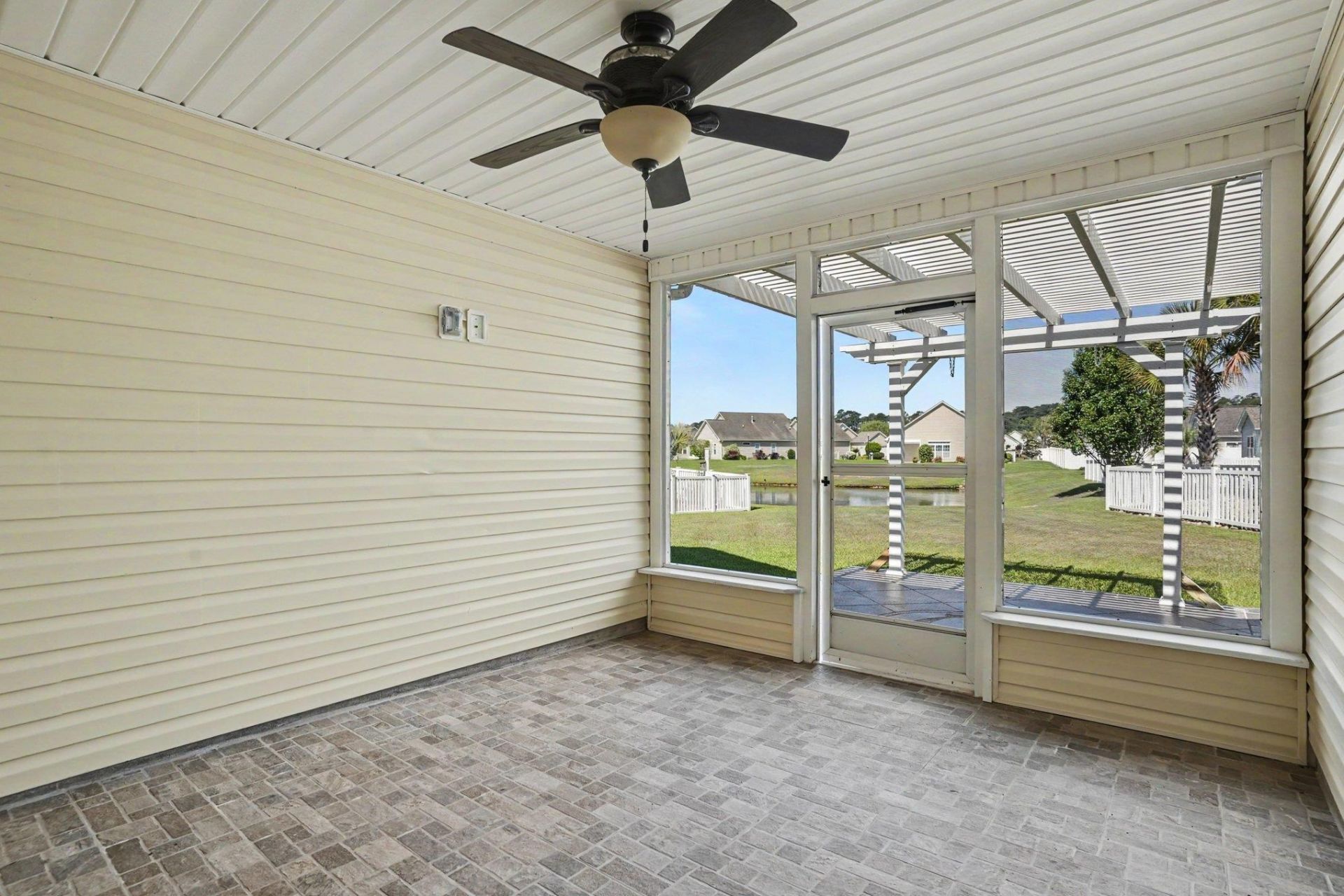 293 Southern Breezes Circle Photo 4