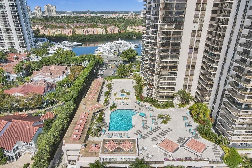 19667 Turnberry Way , Unit 3F, Aventura, FL 33180 Photo