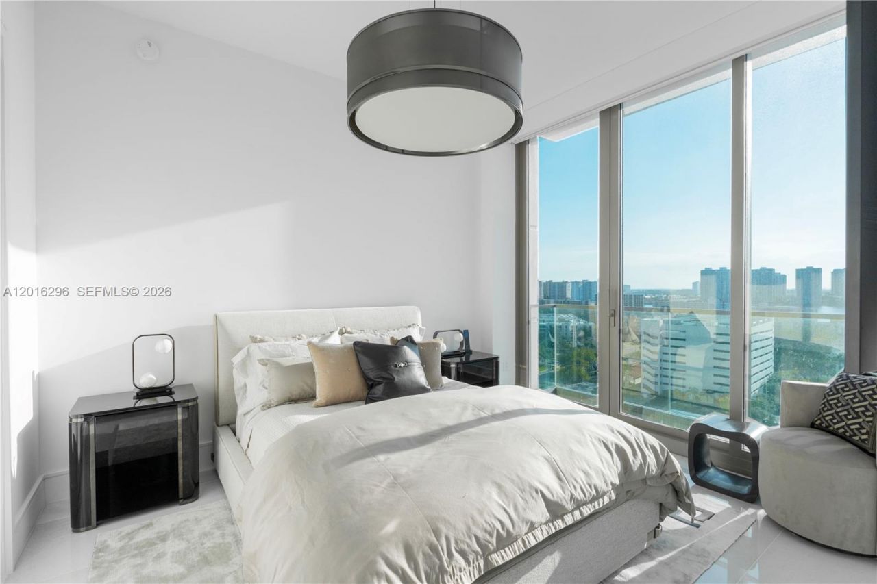 17975 Collins Ave , Unit N-1402, Sunny Isles Beach, FL 33160 Photo