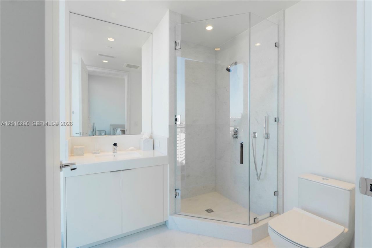 17975 Collins Ave , Unit N-1402, Sunny Isles Beach, FL 33160 Photo