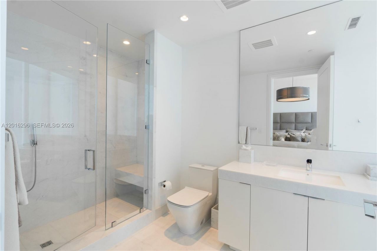 17975 Collins Ave , Unit N-1402, Sunny Isles Beach, FL 33160 Photo