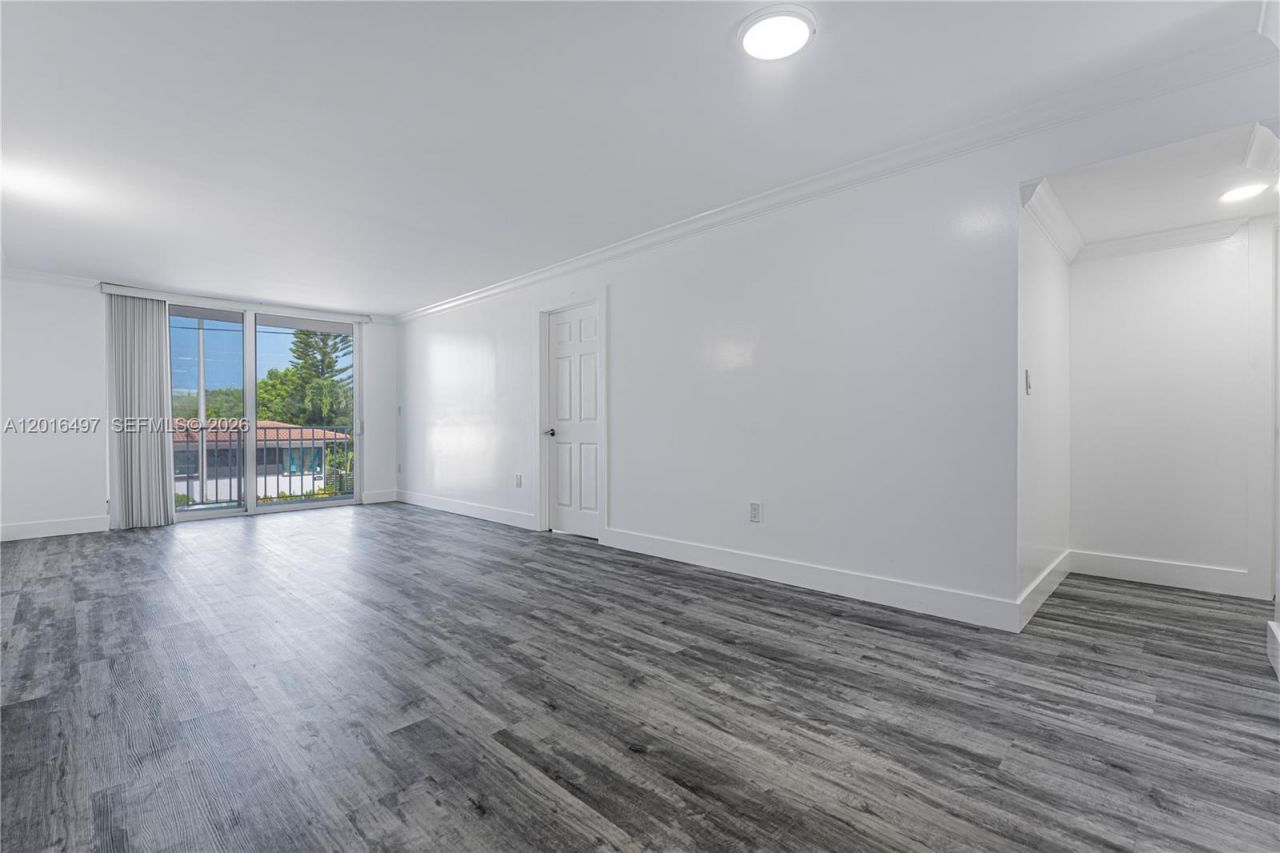 8340 Harding Ave , Unit 201, Miami Beach, FL 33141 Photo