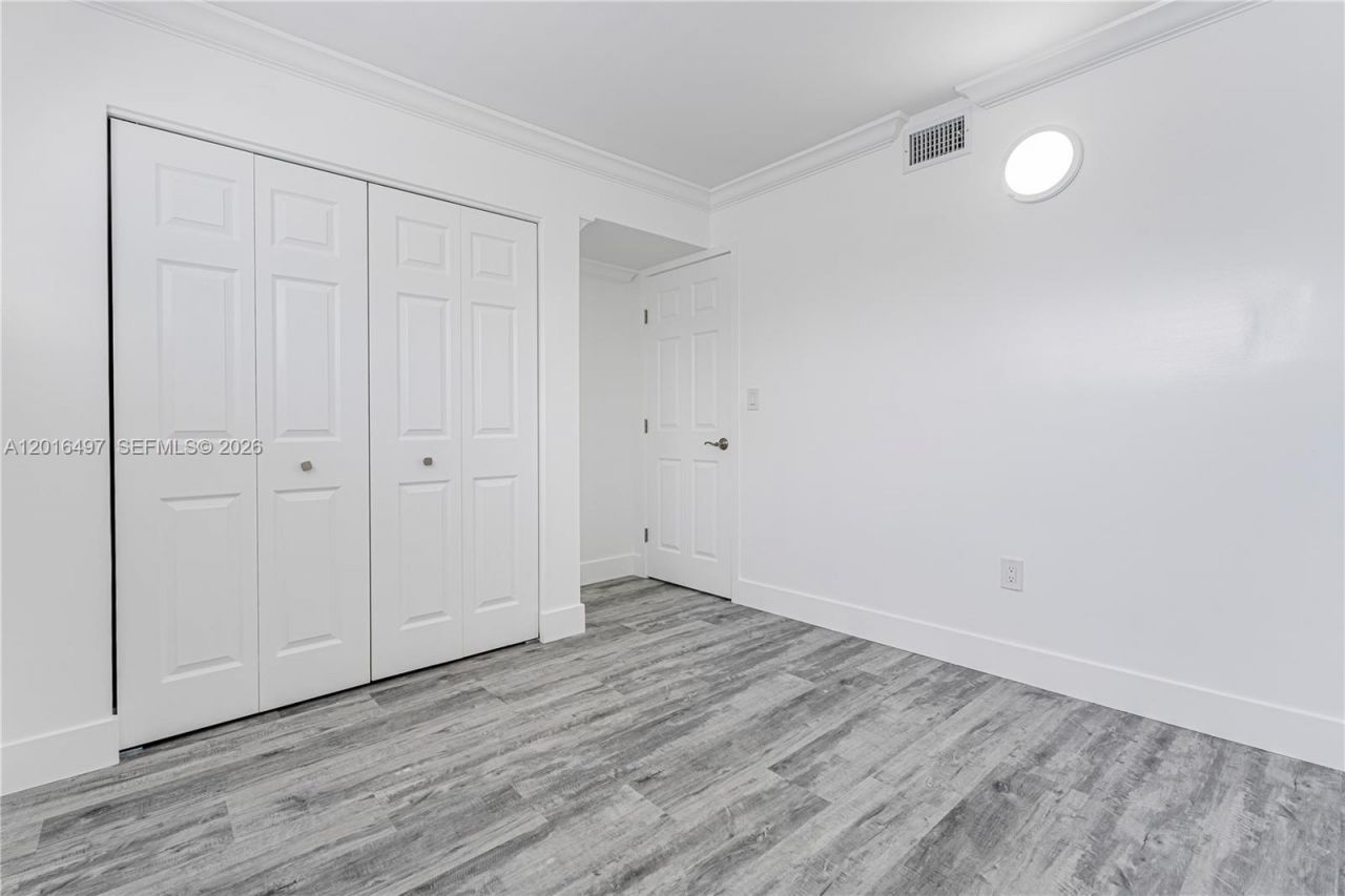 8340 Harding Ave , Unit 201, Miami Beach, FL 33141 Photo