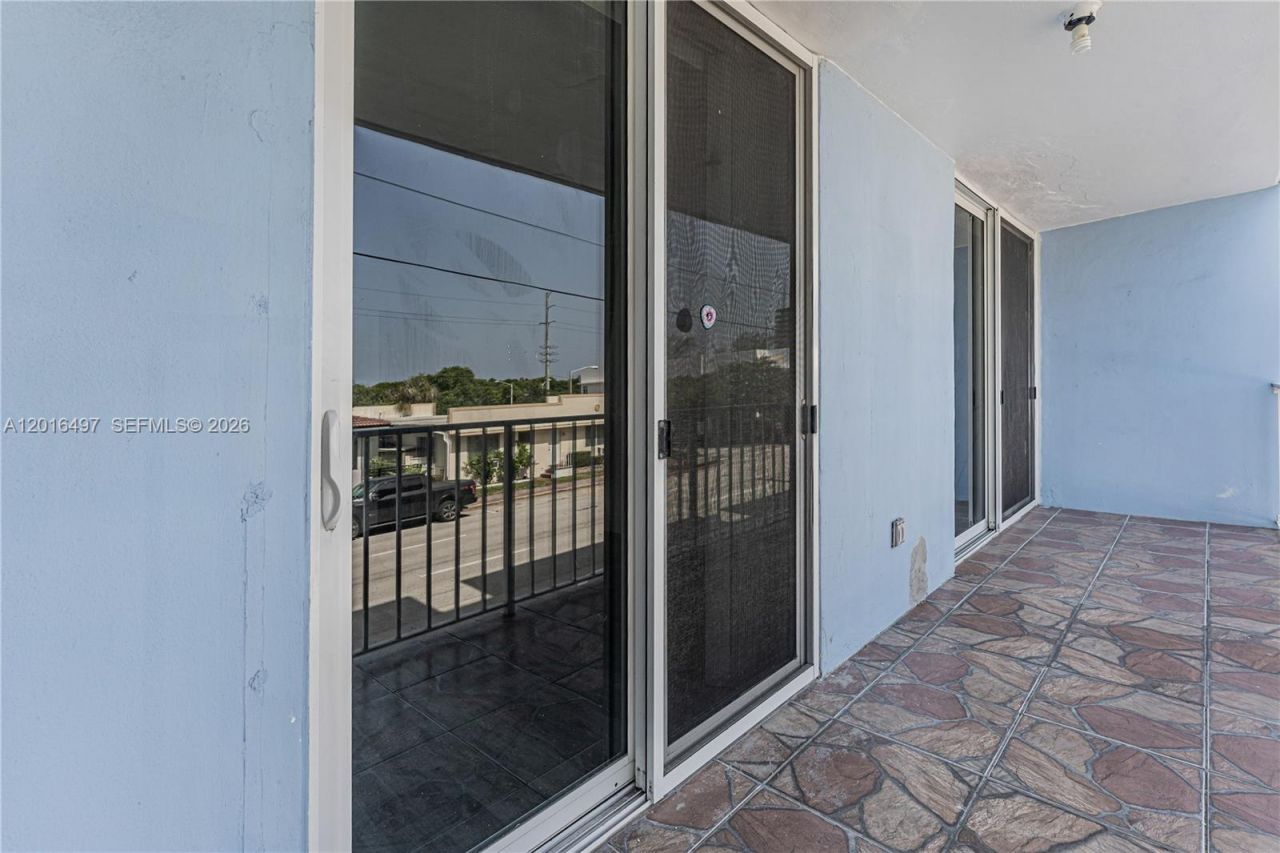 8340 Harding Ave , Unit 201, Miami Beach, FL 33141 Photo