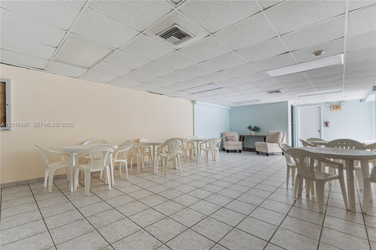 8340 Harding Ave , Unit 201, Miami Beach, FL 33141 Photo