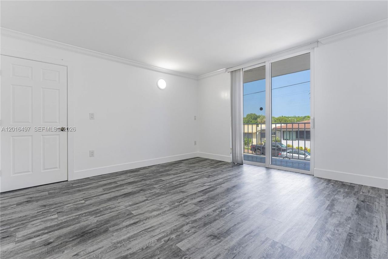 8340 Harding Ave , Unit 201, Miami Beach, FL 33141 Photo