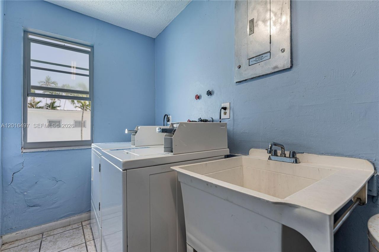 8340 Harding Ave , Unit 201, Miami Beach, FL 33141 Photo