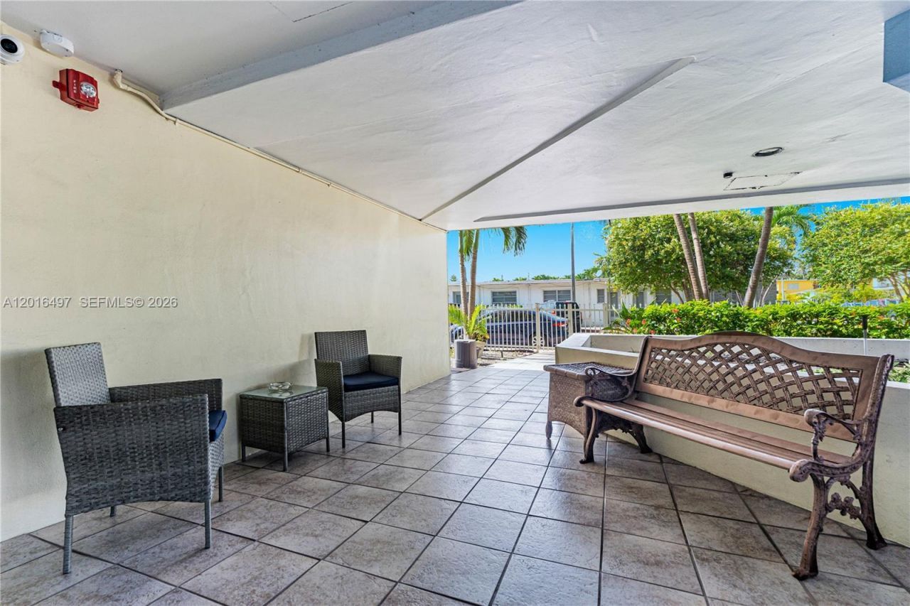 8340 Harding Ave , Unit 201, Miami Beach, FL 33141 Photo