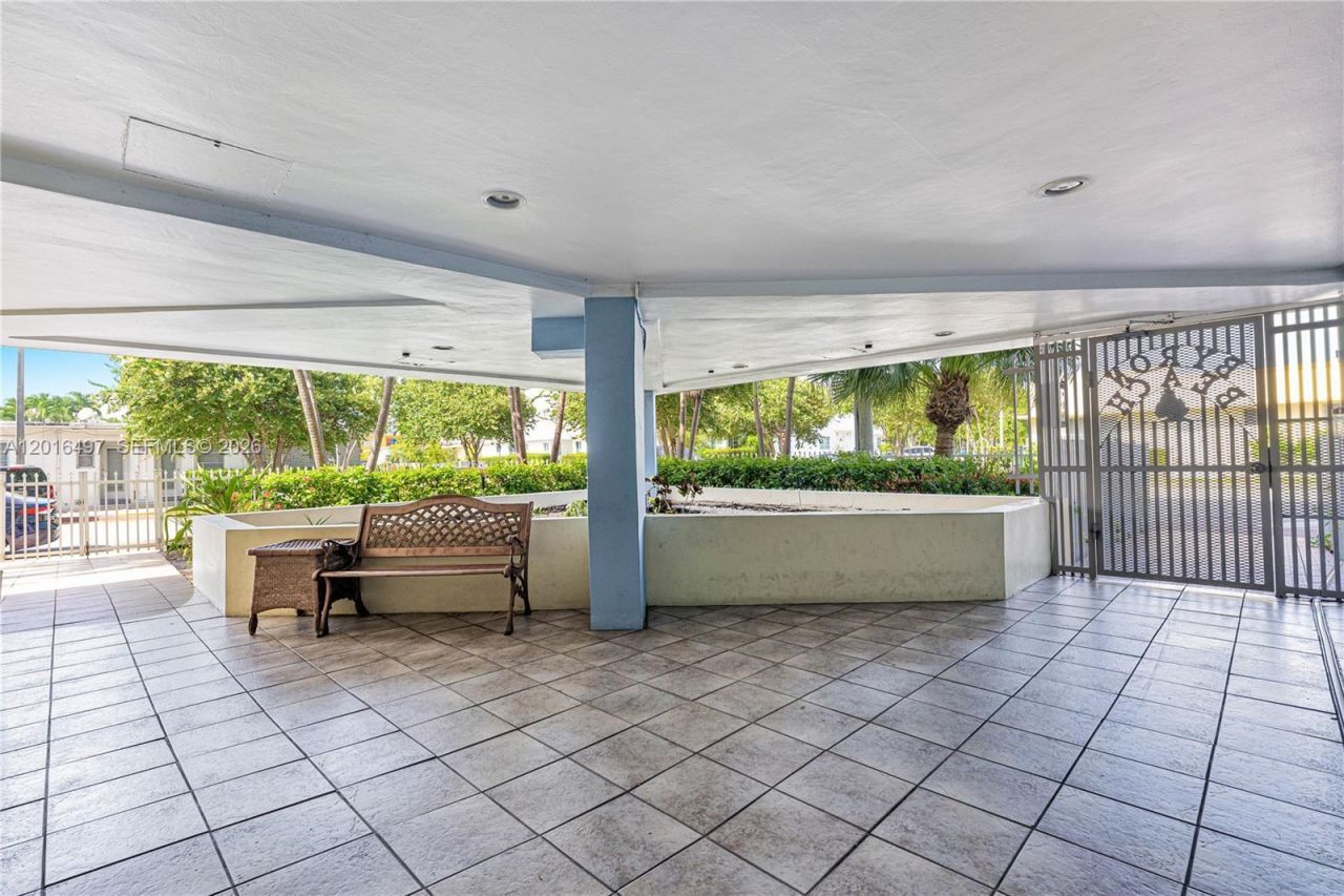 8340 Harding Ave , Unit 201, Miami Beach, FL 33141 Photo
