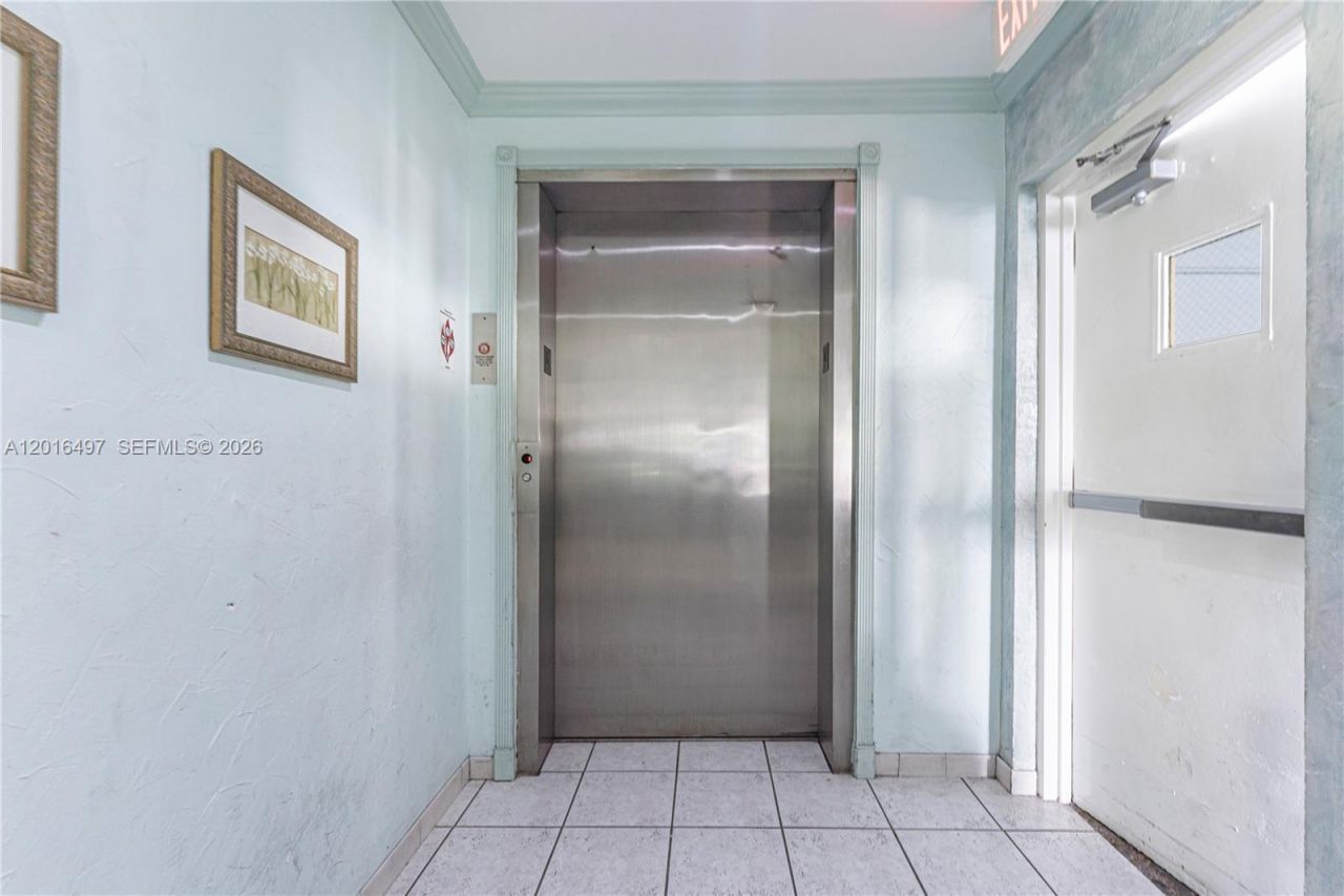 8340 Harding Ave , Unit 201, Miami Beach, FL 33141 Photo