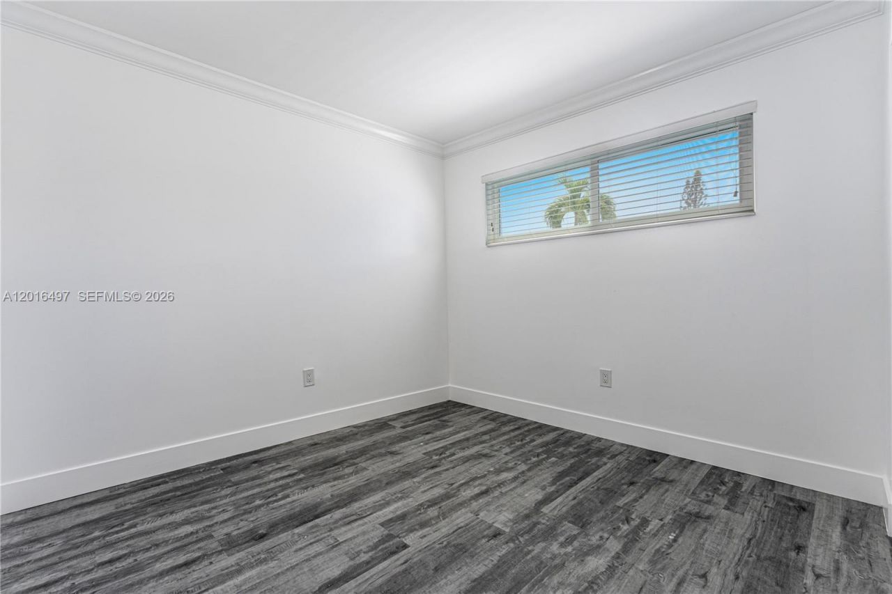 8340 Harding Ave , Unit 201, Miami Beach, FL 33141 Photo