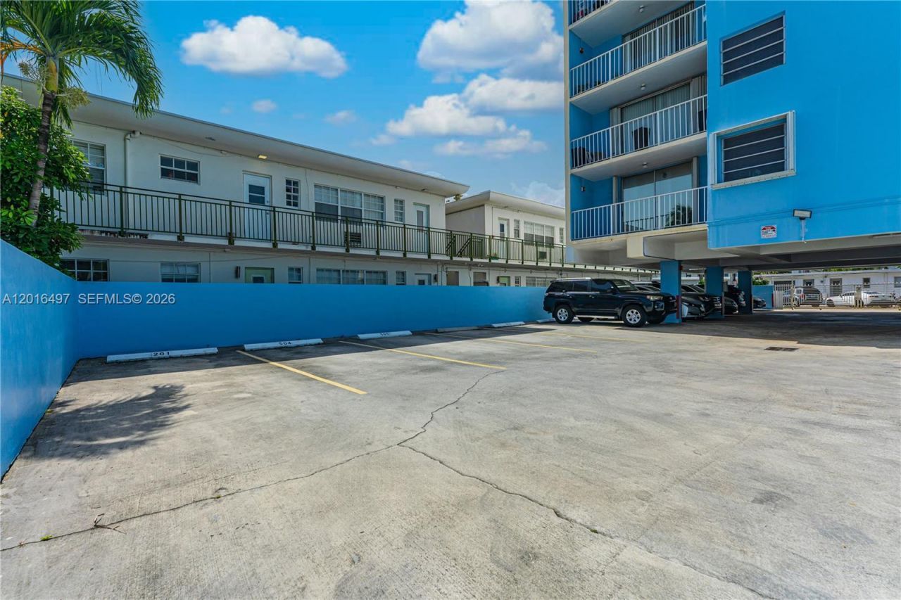 8340 Harding Ave , Unit 201, Miami Beach, FL 33141 Photo