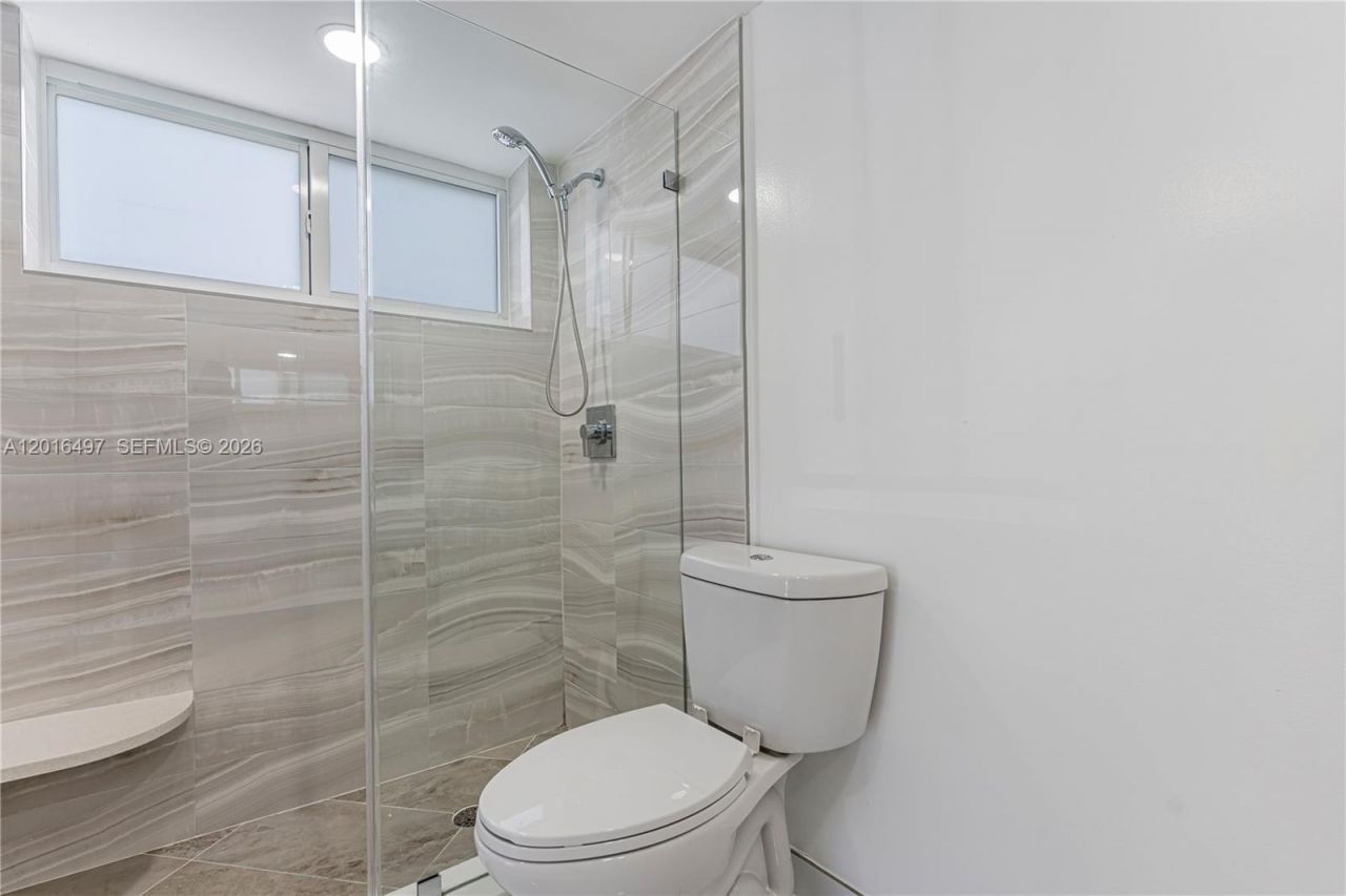 8340 Harding Ave , Unit 201, Miami Beach, FL 33141 Photo