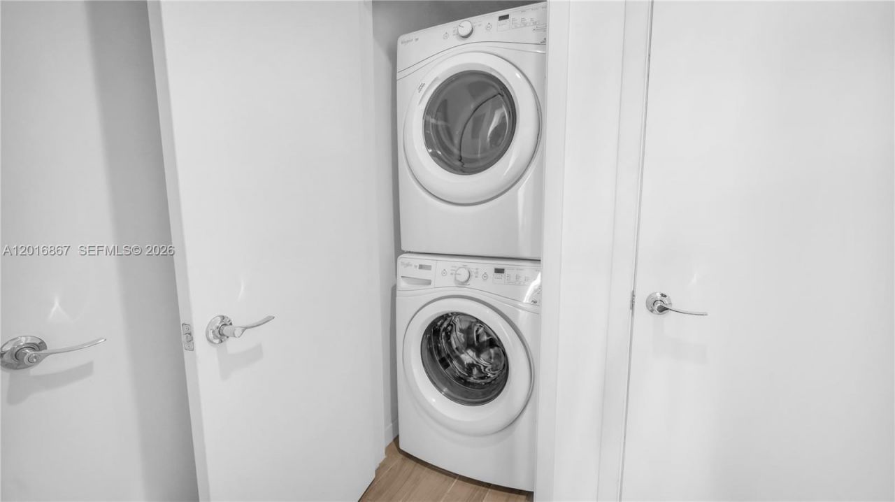 999 SW 1st Ave , Unit 2009, Miami, FL 33130 Photo