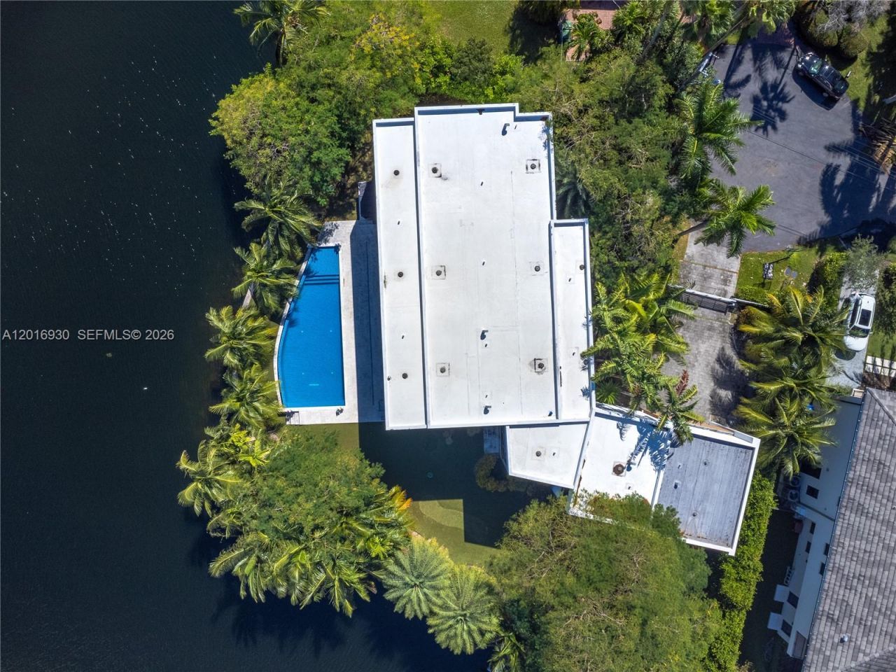 400 Tamarind Dr , Hallandale Beach, FL 33009 Photo