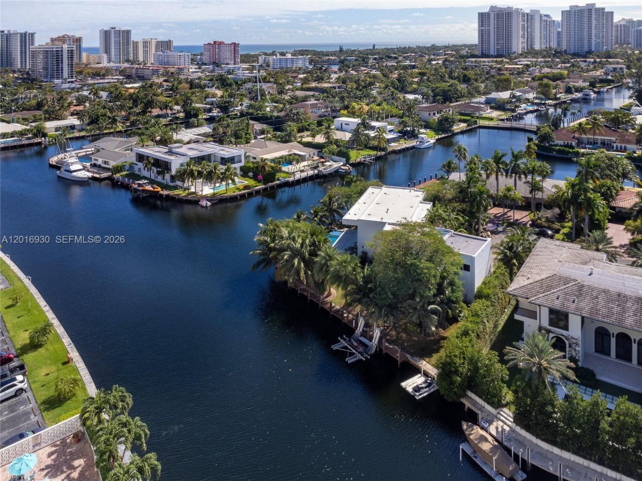 400 Tamarind Dr , Hallandale Beach, FL 33009 Photo