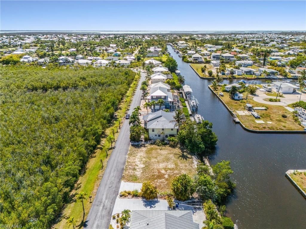 2936 Buttonwood Key Ct, Saint James City, FL 33956 Photo