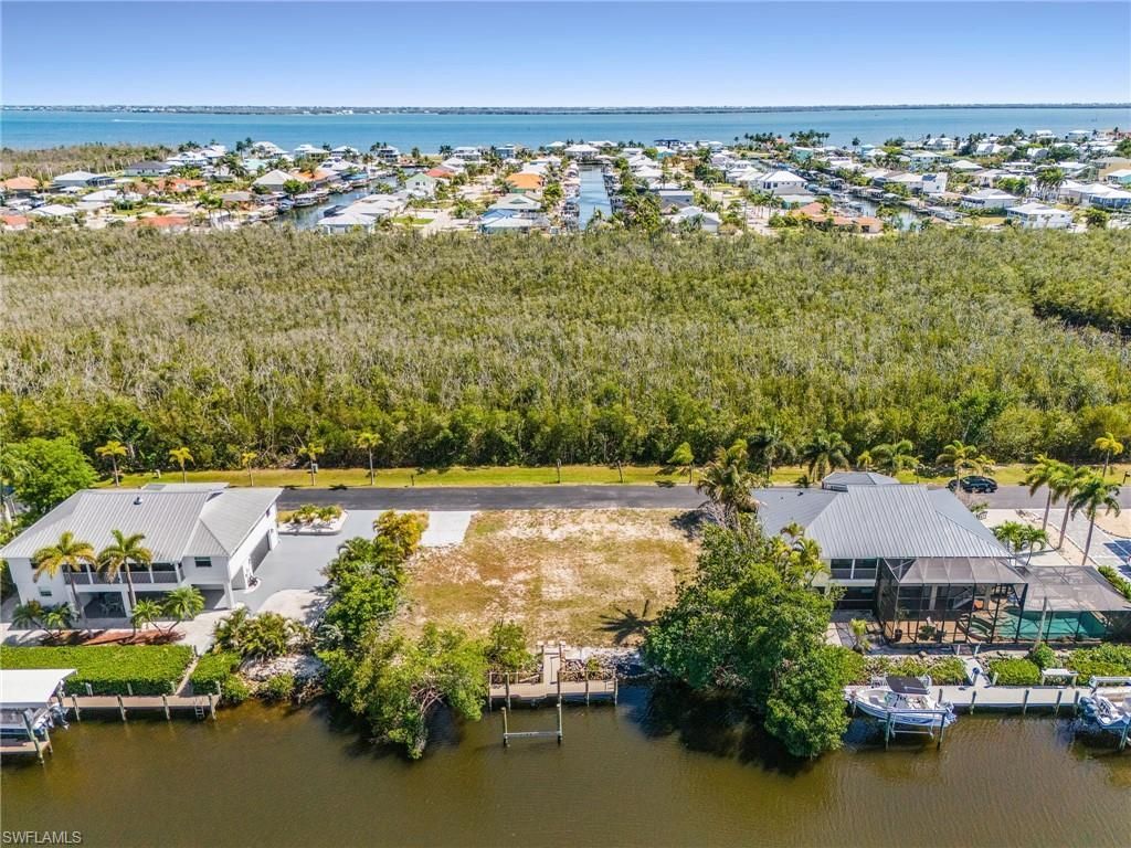 2936 Buttonwood Key Ct, Saint James City, FL 33956 Photo