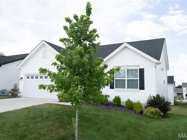 12244 Louiselle Park Drive , Maryland Heights, MO 63043