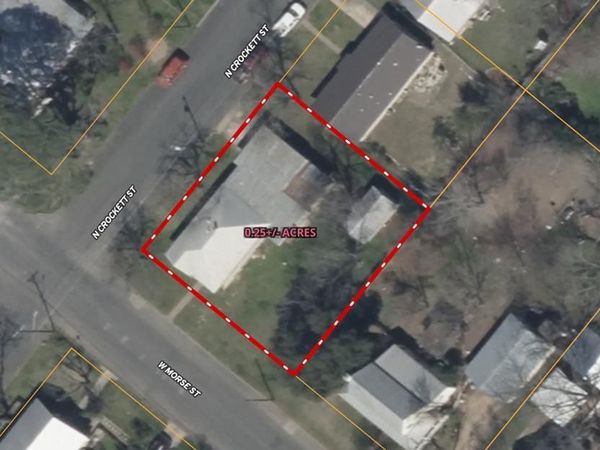 114 W Morse ST, Fredericksburg, TX 78624
