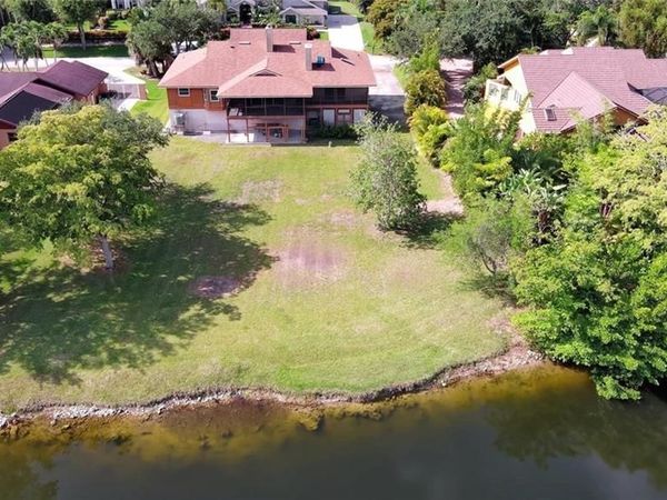 7226 Hendry Creek DR, FORT MYERS, FL 33908