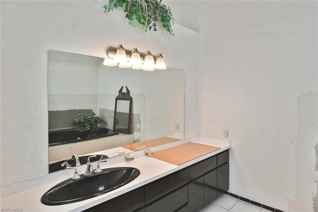 7226 Hendry Creek Dr, Fort Myers, FL 33908 Photo