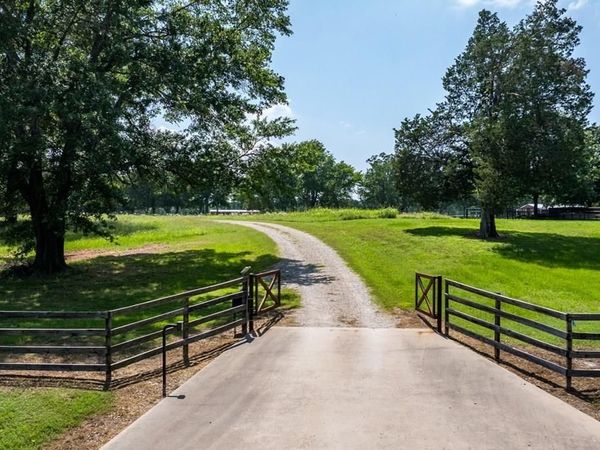 455 Vz County Road 2808 , Mabank, TX 75147