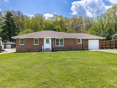 96 E Ridgewood Drive, Seven Hills, OH 44131