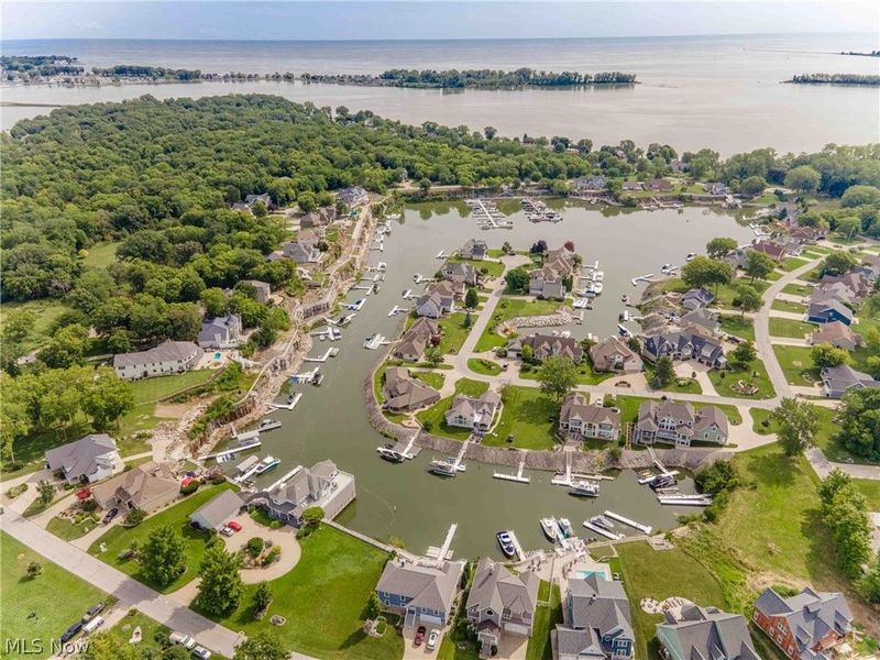3706 E Baycliffs Drive, Lakeside Marblehead, OH 43440 Photo 4