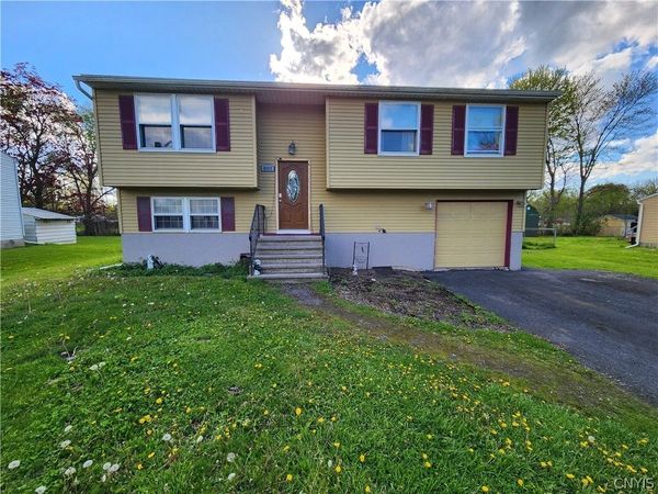 8085 Thurston Drive, Cicero, NY 13039