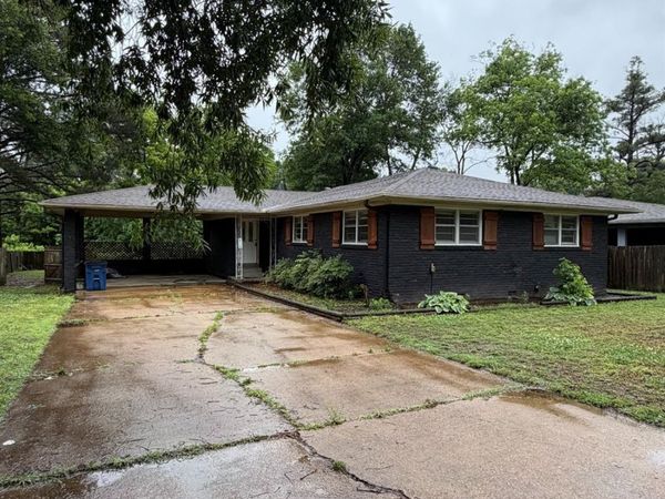 618 S Roselawn, West Memphis, AR 72301