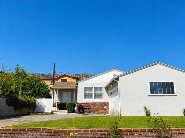 2618 N 6th Street, Burbank, CA 91504