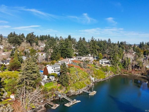 304 Bessborough Ave, View Royal, BC V9B 1T7