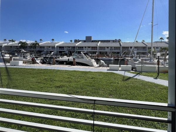 3550 NE 169th St, Unit 107, North Miami Beach, FL 33160