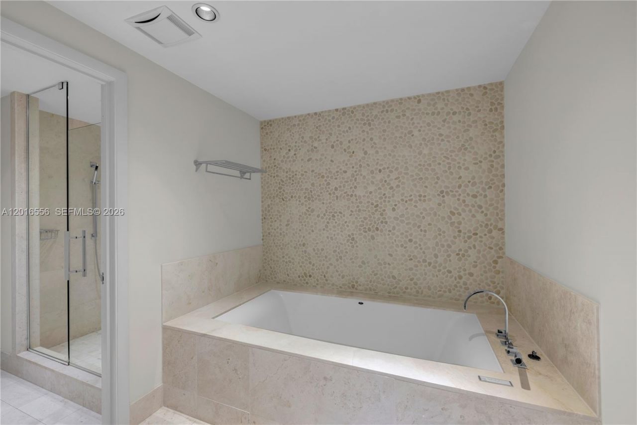 17121 Collins Ave , Unit 3901, Sunny Isles Beach, FL 33160 Photo