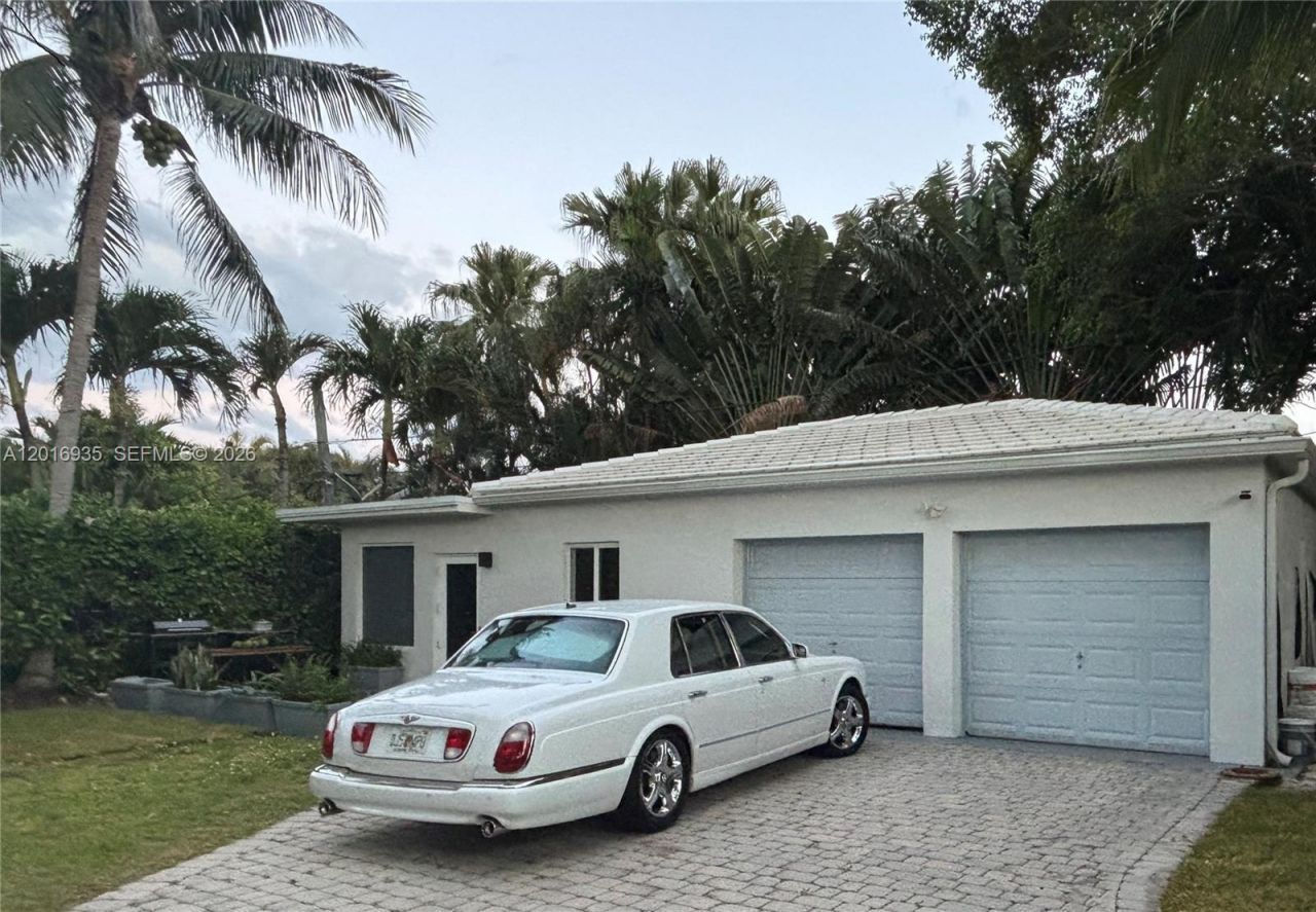 1082 NE 89th St, Miami, FL 33138 Photo