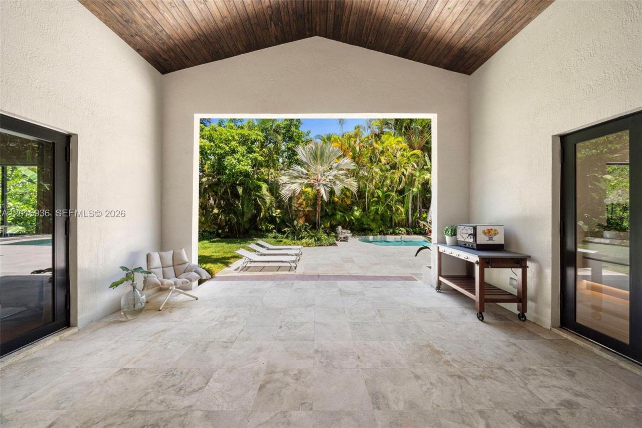2841 Emathla St, Miami, FL 33133 Photo