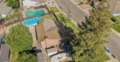 121 Quail Hollow Dr, Galt, CA 95632 Photo