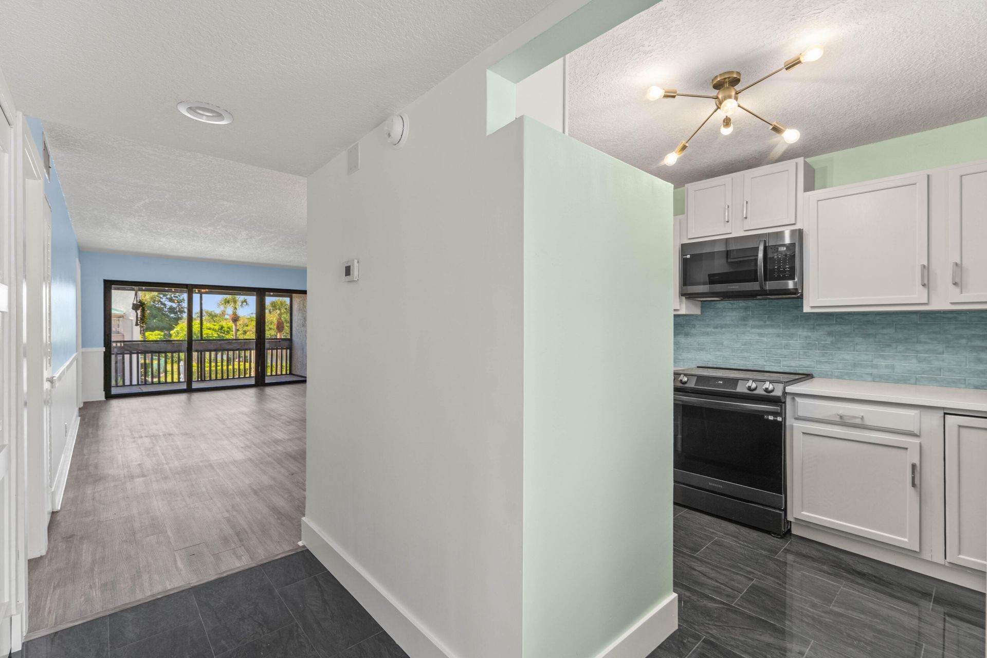 412 Southwind Drive, Unit B2, North Palm Beach, FL 33408 Photo