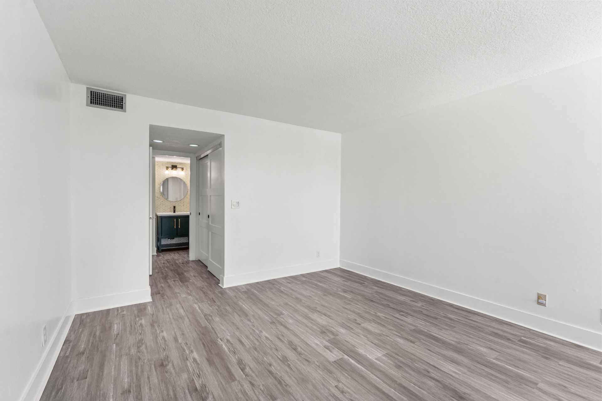 412 Southwind Drive, Unit B2, North Palm Beach, FL 33408 Photo