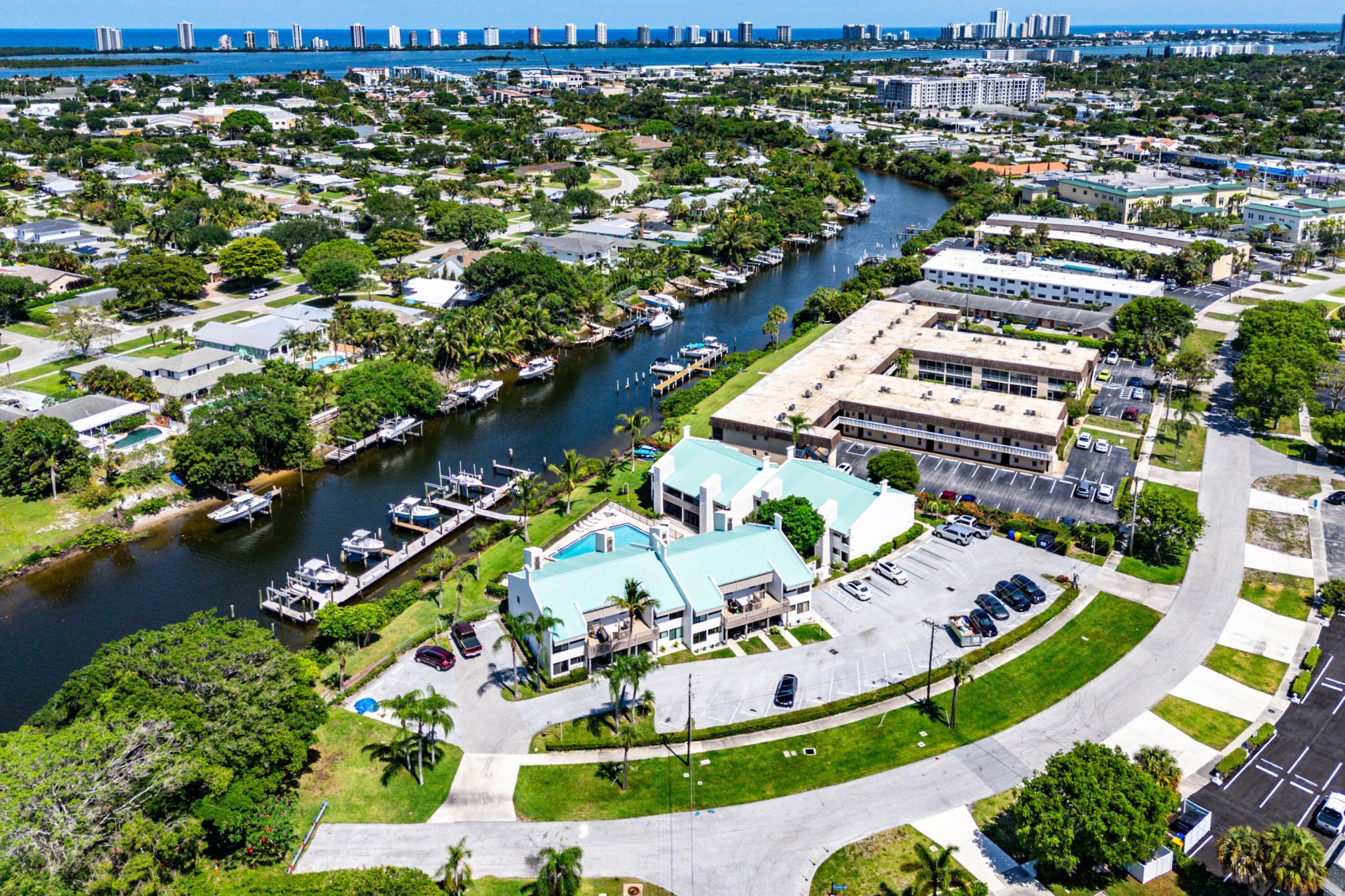 412 Southwind Drive, Unit B2, North Palm Beach, FL 33408 Photo