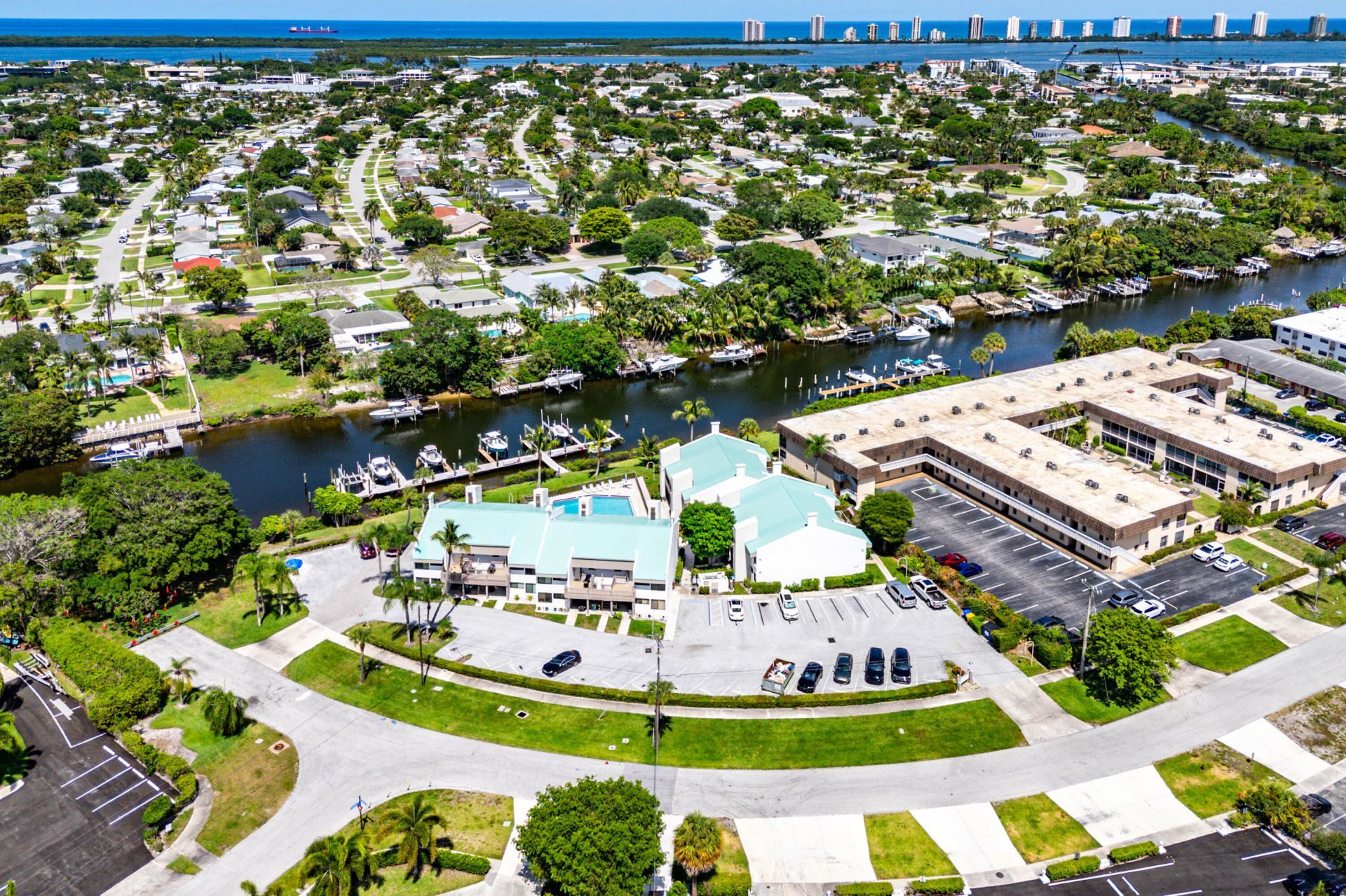 412 Southwind Drive, Unit B2, North Palm Beach, FL 33408 Photo