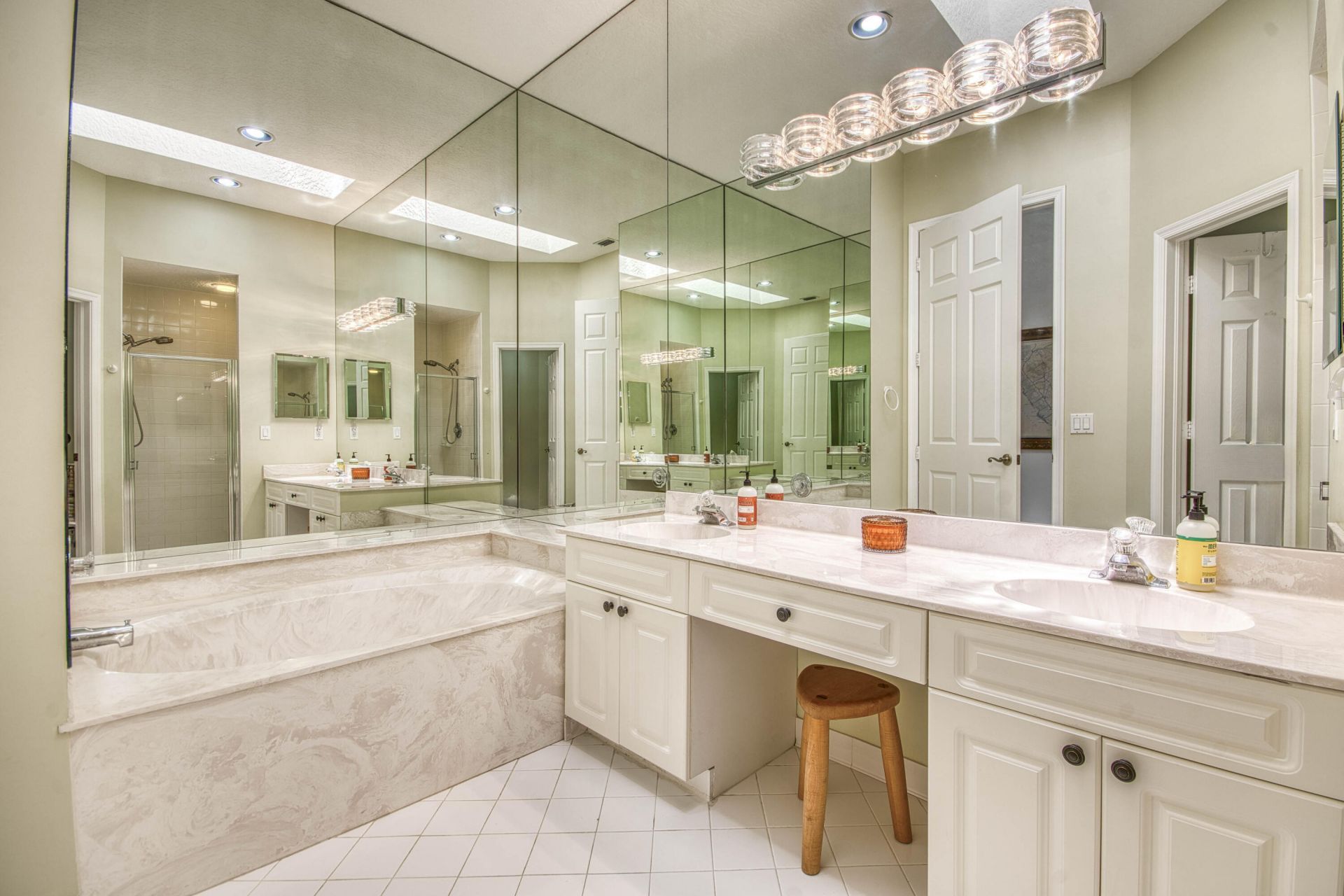264 Canterbury Drive W, Palm Beach Gardens, FL 33418 Photo