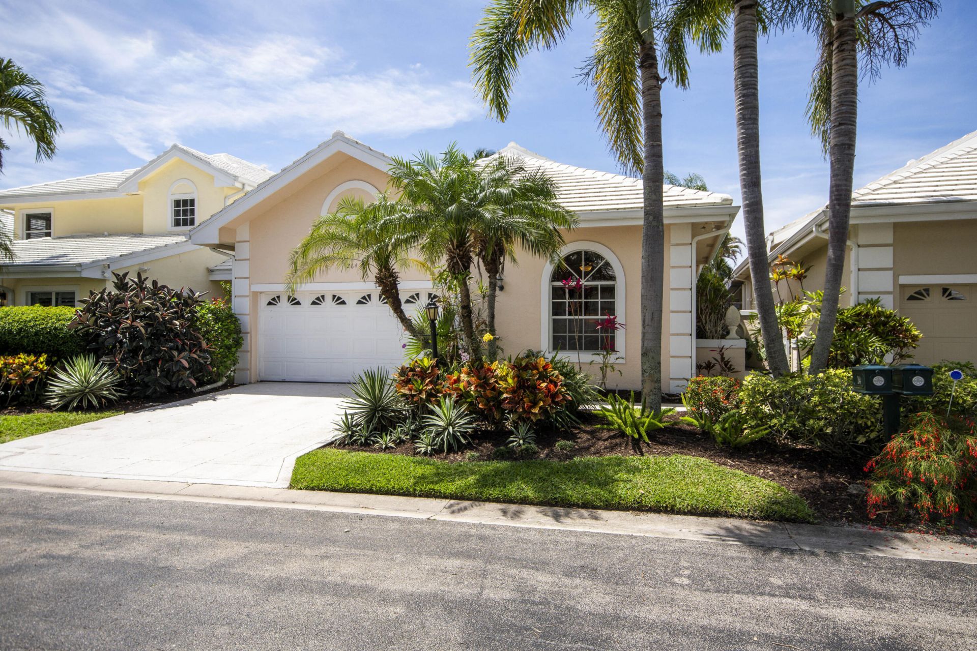 264 Canterbury Drive W, Palm Beach Gardens, FL 33418 Photo