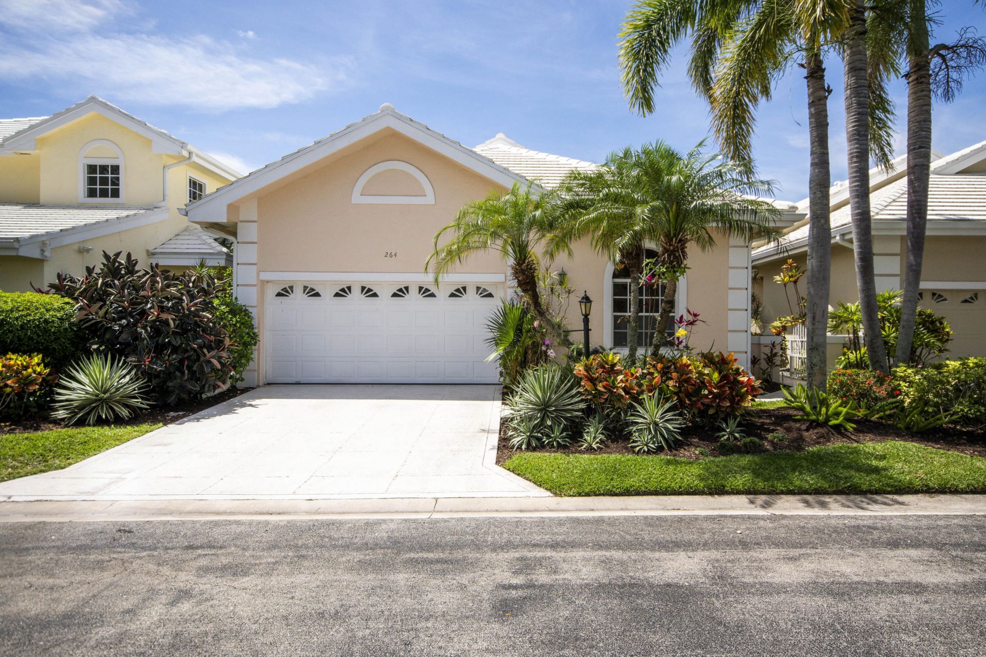 264 Canterbury Drive W, Palm Beach Gardens, FL 33418 Photo