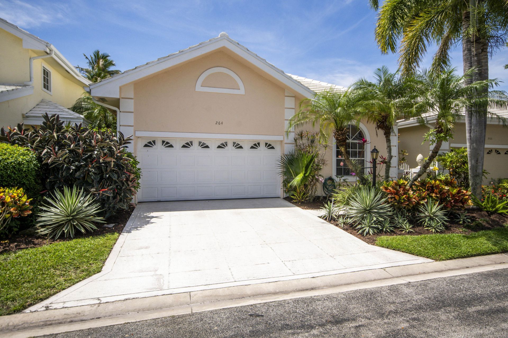 264 Canterbury Drive W, Palm Beach Gardens, FL 33418 Photo
