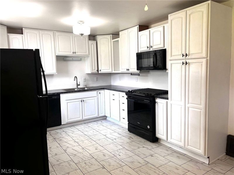 1798 Maplewood, Warren, OH 44483 Photo 3
