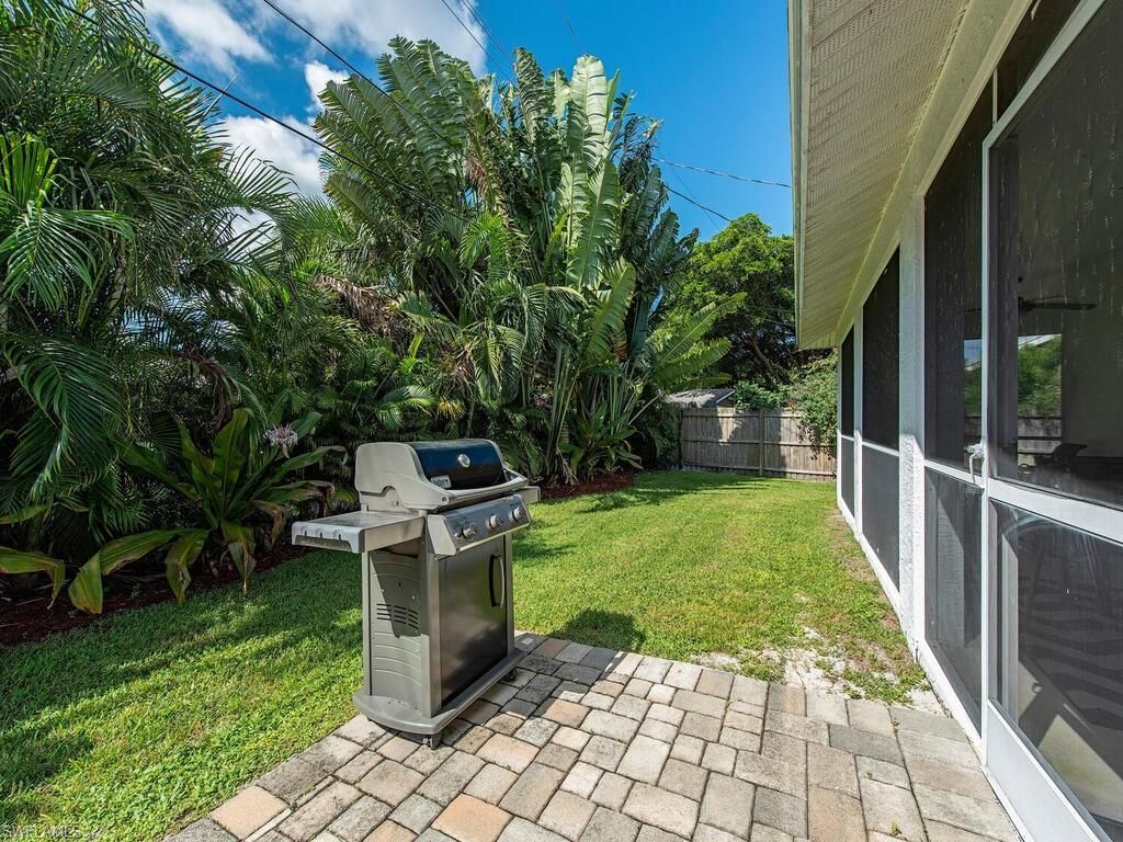 1082 Capri Dr, Naples, FL 34103 Photo