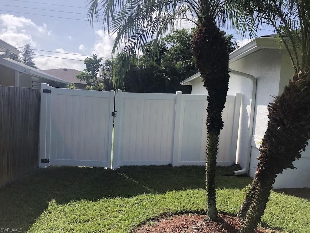 1082 Capri Dr, Naples, FL 34103 Photo