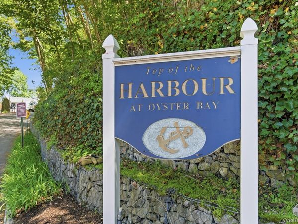 10 Harbour Lane , Unit 4B, Oyster Bay, NY 11771